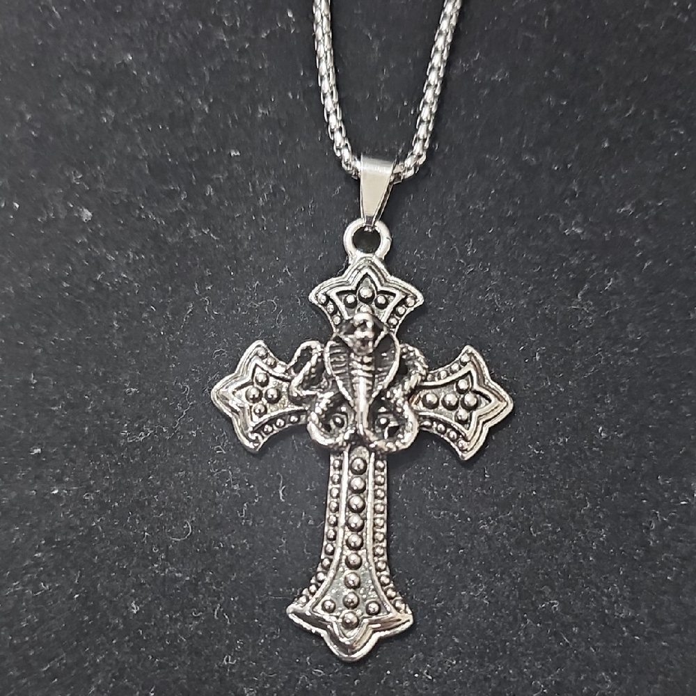 nOir Jewelry Intricate Silver Cross Necklace